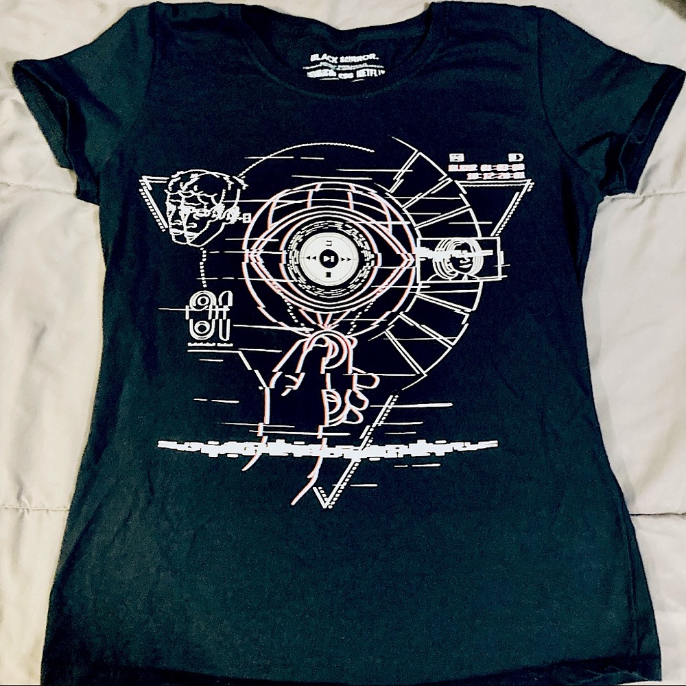Lootwear Exclusive. Black Mirror Misses Med T-Shirt